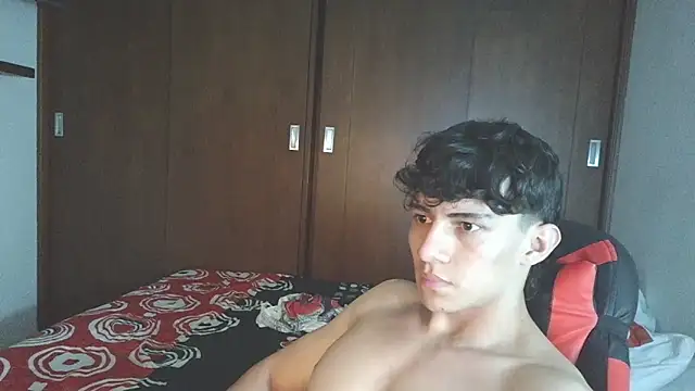 Snapshot of aresholland chatting on 10.24.25 aresholland online show from 10.24.25