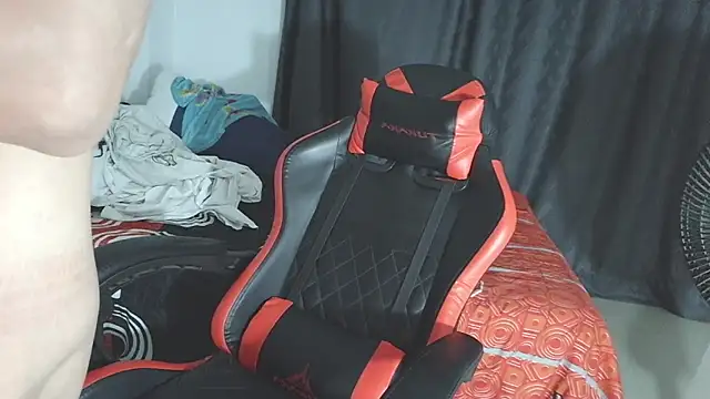 Snapshot of aresholland chatting on 03.13.26 aresholland online show from 03.13.26