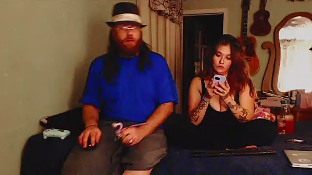 Snapshot of Geeznuts19 chatting on 10.19.25 Geeznuts19 online show from 10.19.25