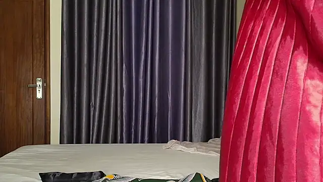 Snapshot of queen_heather chatting on 10.14.25 queen heather online show from 10.14.25