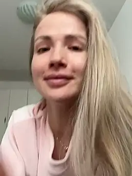 Miya Nika online show from 03.11.25