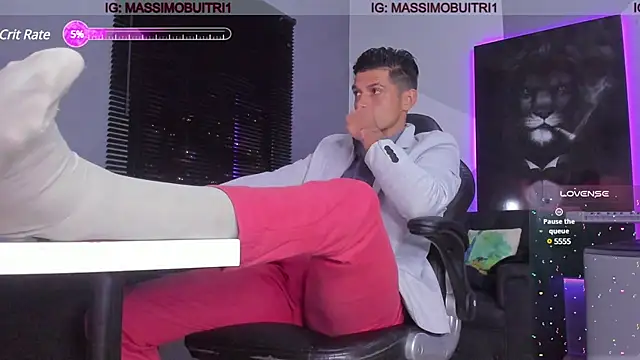 Snapshot of massimo_g chatting on 12.15.24 massimo g online show from 12.15.24