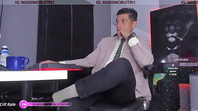 Snapshot of massimo_g chatting on 12.19.24 massimo g online show from 12.19.24