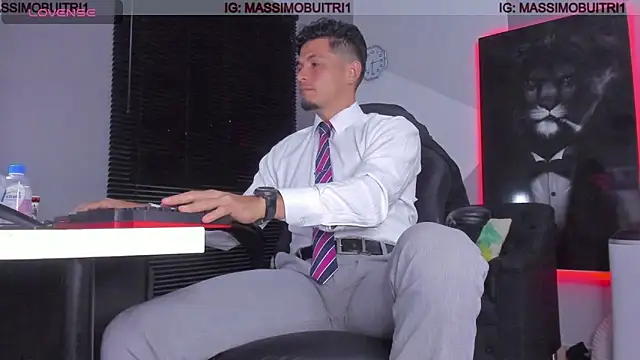 Snapshot of massimo_g chatting on 01.21.25 massimo g online show from 01.21.25