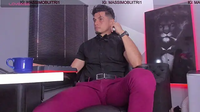 Snapshot of massimo_g chatting on 01.22.25 massimo g online show from 01.22.25