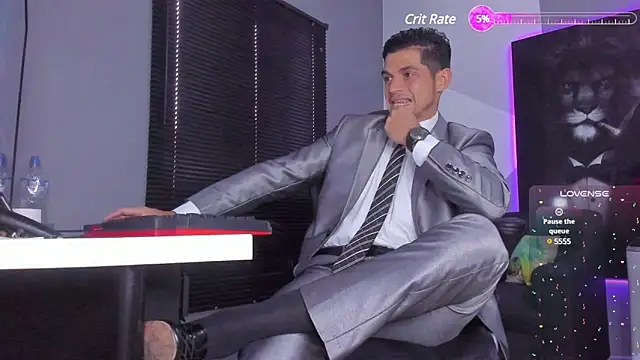 Snapshot of massimo_g chatting on 02.28.25 massimo g online show from 02.28.25