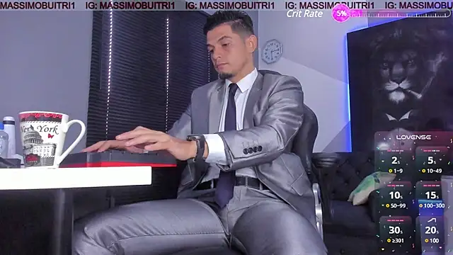 Snapshot of massimo_g chatting on 03.10.25 massimo g online show from 03.10.25