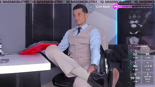 Snapshot of massimo_g chatting on 10.24.25 massimo g online show from 10.24.25