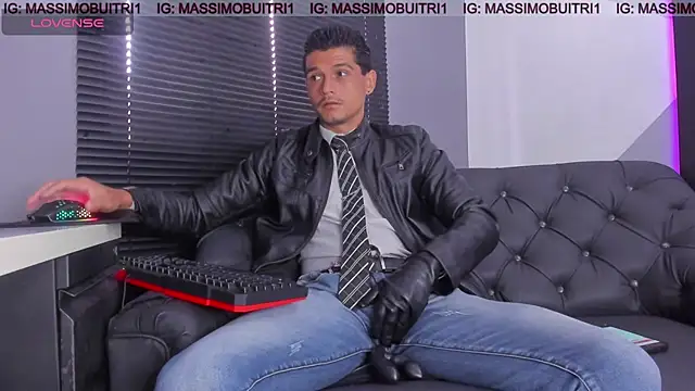 Snapshot of massimo_g chatting on 04.21.26 massimo g online show from 04.21.26