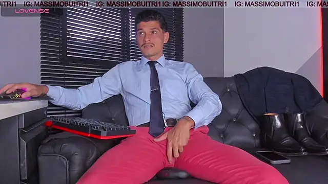 Snapshot of massimo_g chatting on 04.30.26 massimo g online show from 04.30.26