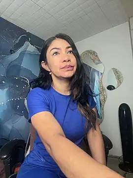 luzcastillo07 online show from 05.25.26