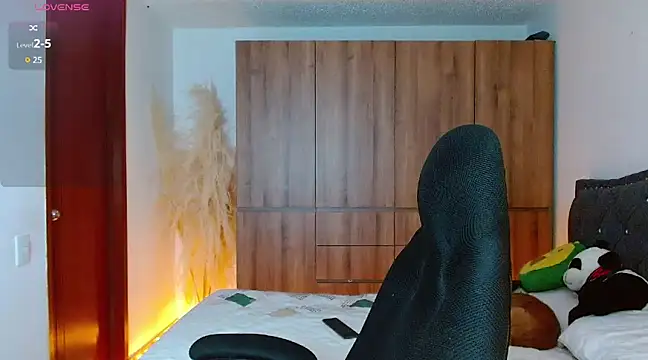 Snapshot of mathew_vidal1 chatting on 12.05.24 mathew vidal1 online show from 12.05.24