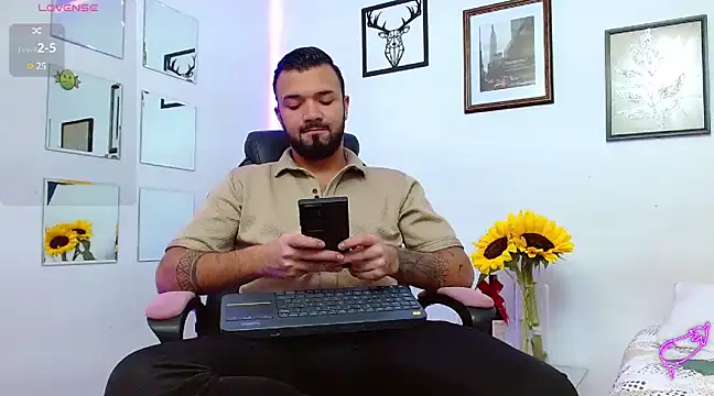 Snapshot of mathew_vidal1 chatting on 02.22.25 mathew vidal1 online show from 02.22.25