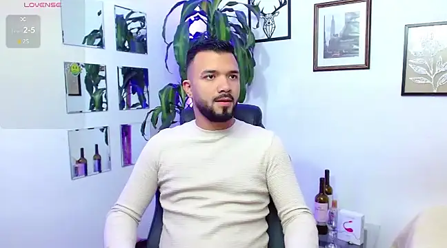 Snapshot of mathew_vidal1 chatting on 03.11.25 mathew vidal1 online show from 03.11.25