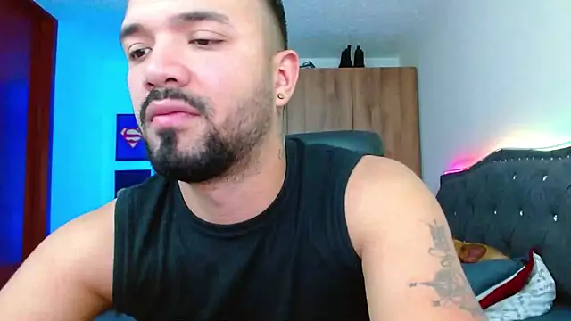 Snapshot of mathew_vidal1 chatting on 11.17.25 mathew vidal1 online show from 11.17.25