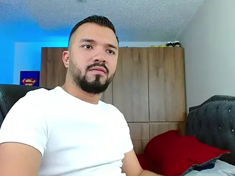 Snapshot of mathew_vidal1 chatting on 11.29.25 mathew vidal1 online show from 11.29.25