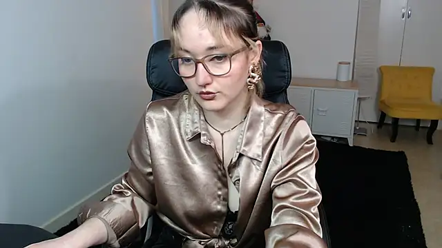 Crystal-dreamt online show from 12.20.25