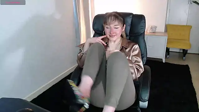 Crystal-dreamt online show from 03.17.26