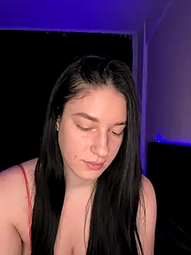 Snapshot of moniqque chatting on 10.14.25 moniqque online show from 10.14.25