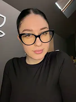 Snapshot of moniqque chatting on 11.12.25 moniqque online show from 11.12.25