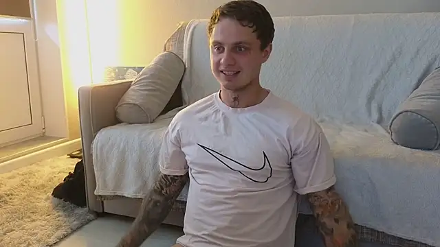 Snapshot of more__than__love chatting on 06.14.26 more than love online show from 06.14.26
