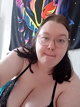 Sexycurvyemilyy online show from 04.13.26