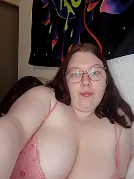 Sexycurvyemilyy online show from 04.14.26