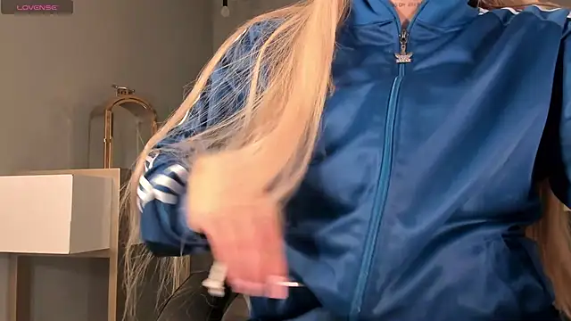 SophiePalmer online show from 12.17.25