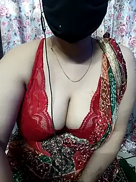 Snapshot of Sexybomb33 chatting on 12.29.24 Sexybomb33 online show from 12.29.24