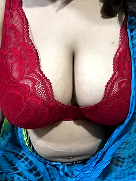 Sexybomb33 online show from 10.14.25