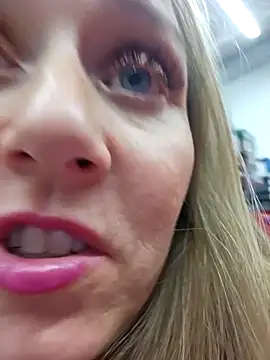 SkyelarSommer online show from 12.16.25