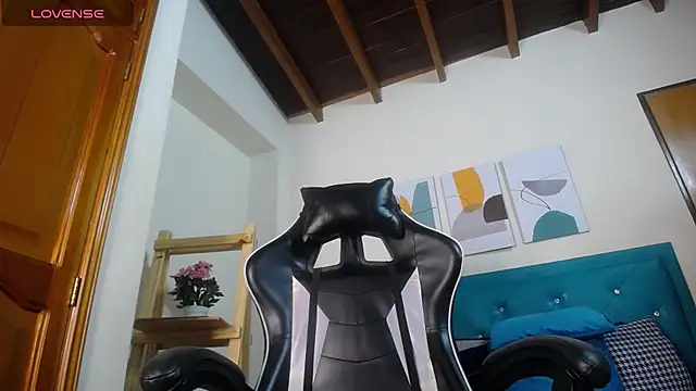 victoria  milf  online show from 12.10.24