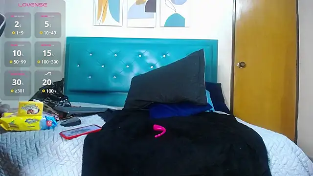 victoria  milf  online show from 12.17.24