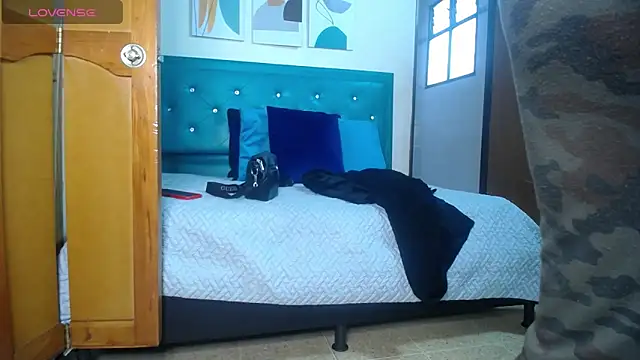 victoria  milf  online show from 12.18.24