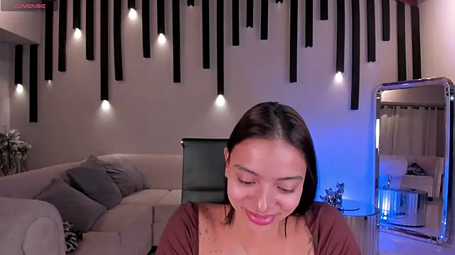 Snapshot of MaraRicci chatting on 01.23.25 MaraRicci online show from 01.23.25