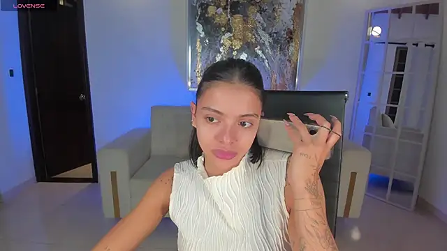 Snapshot of MaraRicci chatting on 03.11.25 MaraRicci online show from 03.11.25