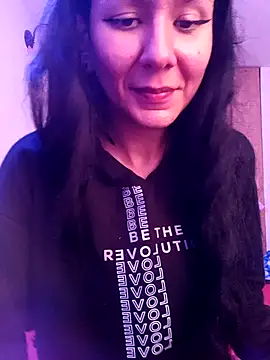 Snapshot of LissaThompsom chatting on 12.31.24 LissaThompsom online show from 12.31.24
