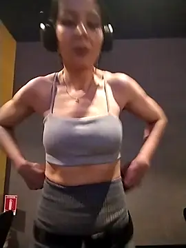 LissaThompsom online show from 12.19.25