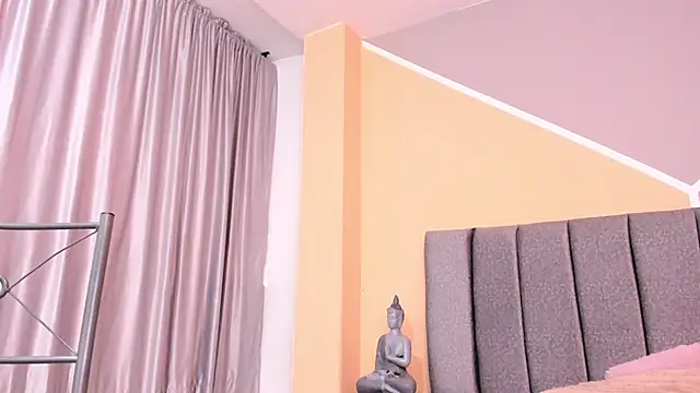 Snapshot of samantha_stan chatting on 10.15.25 samantha stan online show from 10.15.25