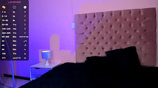 Snapshot of AmyOlimpo chatting on 02.11.25 AmyOlimpo online show from 02.11.25