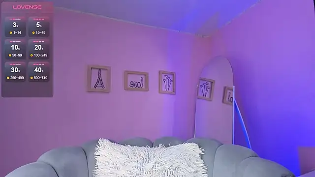 Snapshot of AmyOlimpo chatting on 02.19.25 AmyOlimpo online show from 02.19.25