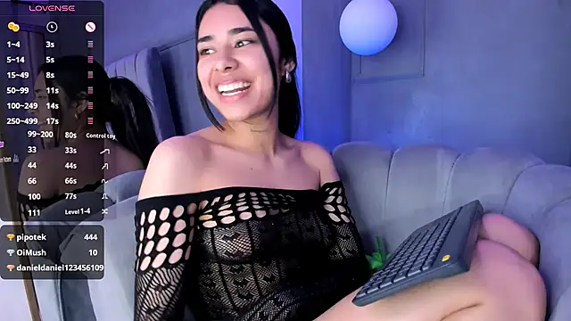 Snapshot of AmyOlimpo chatting on 03.20.25 AmyOlimpo online show from 03.20.25