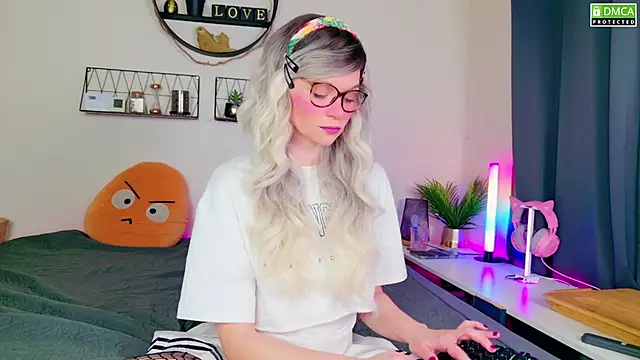 Kittychatte online show from 01.21.25