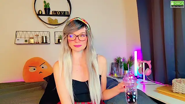 Kittychatte online show from 01.28.25