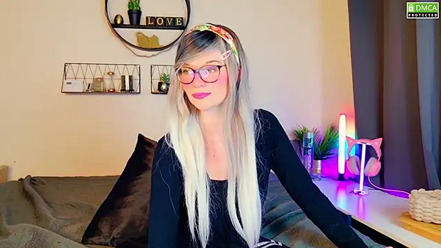 Kittychatte online show from 02.04.25