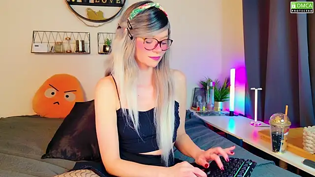 Kittychatte online show from 02.13.25