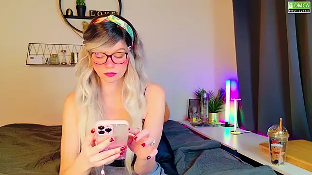 Kittychatte online show from 02.16.25