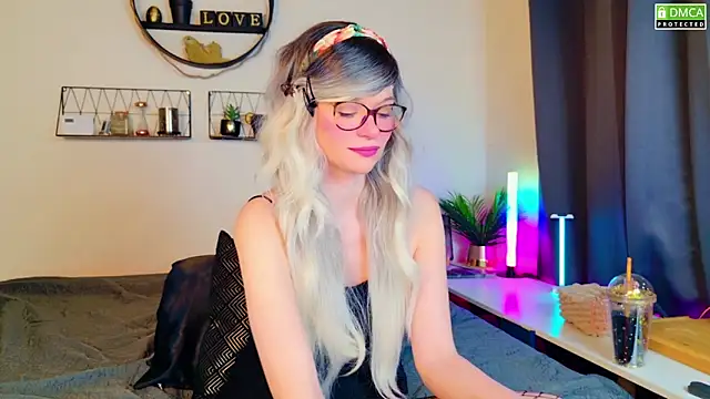 Kittychatte online show from 02.23.25