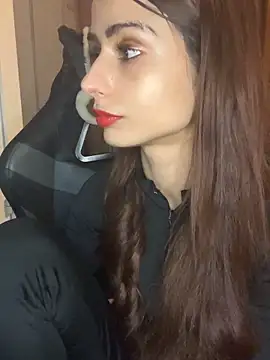 Snapshot of LaPetitechienne1 chatting on 01.17.25 LaPetitechienne1 online show from 01.17.25