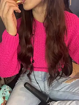 Snapshot of LaPetitechienne1 chatting on 01.17.25 LaPetitechienne1 online show from 01.17.25